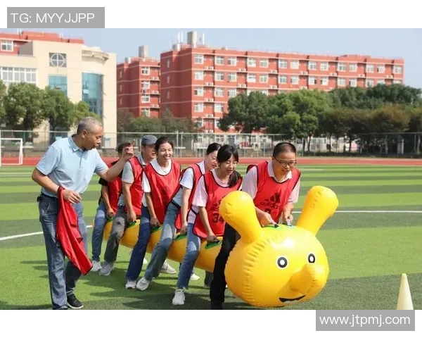 足球热身的重要性与技巧解析助力提升球员竞技状态与团队默契