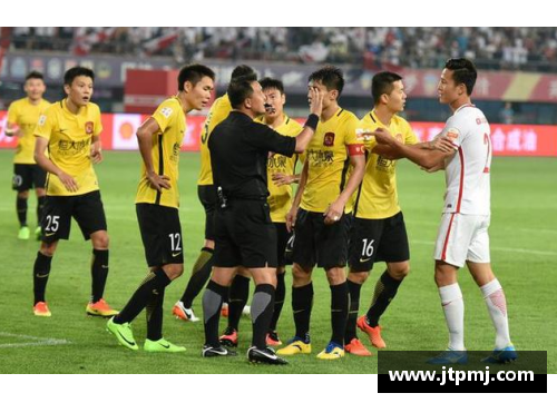 成都足协球员争议事件引发体育界广泛讨论